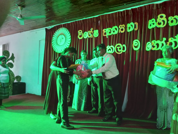Art festival for children with special needs in Homagama (2022-12-19)